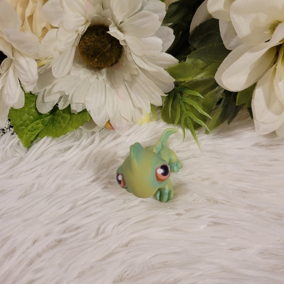 2/$10 Littlest Pet Shop LPS #29 Green Iguana Lizard Brown Eyes 2004 Hasbro - Picture 3 of 10